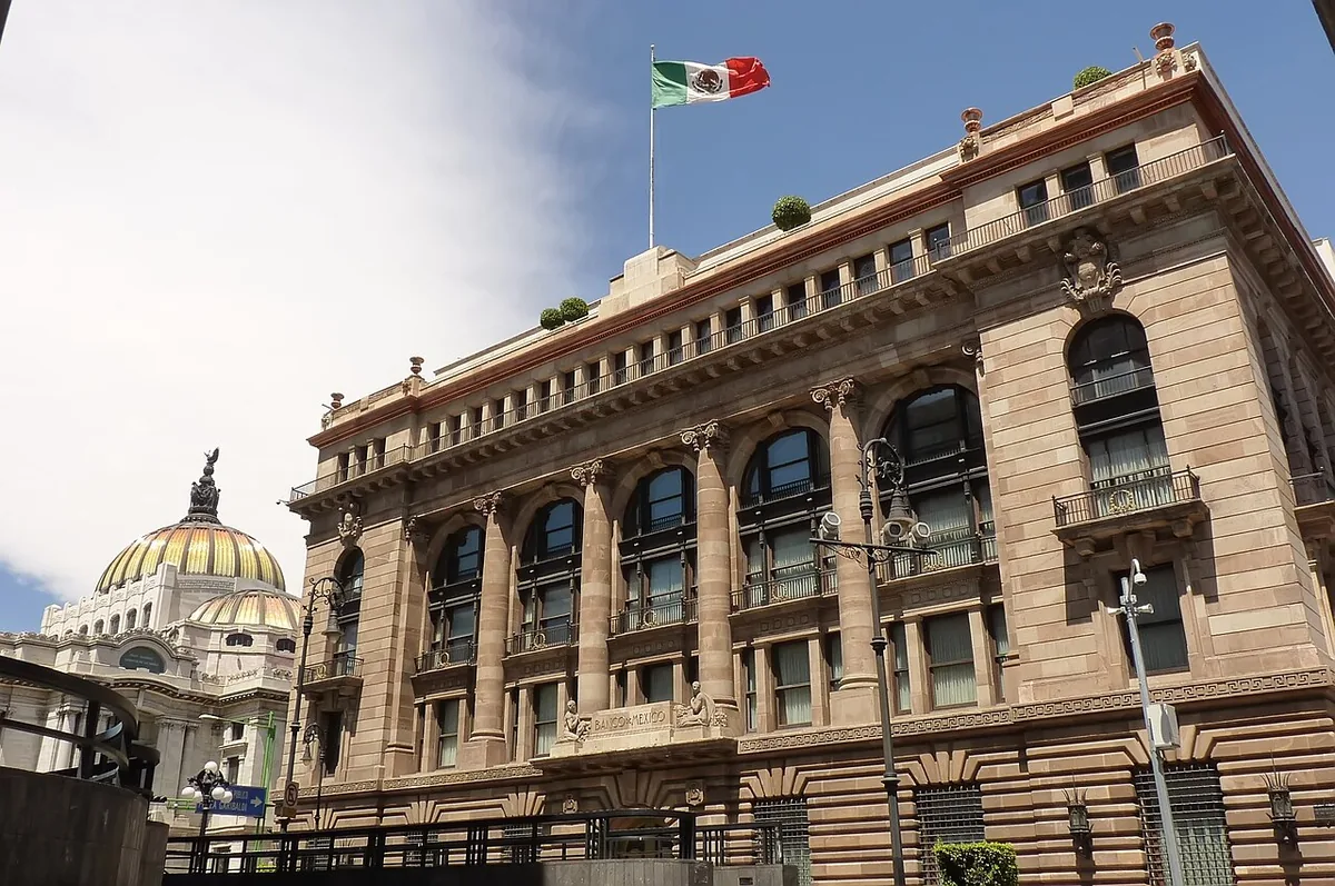Remittances to Mexico Rise, But ‘Super-Peso’ Erodes Purchasing Power